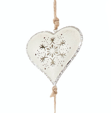 Hanging heart garland - close up